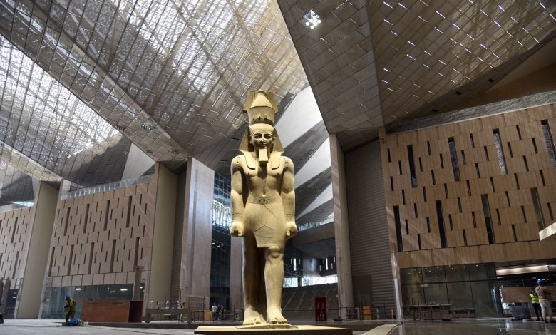وزير السياحة والآثار يترأس اجتماع مجلس إدارة هيئة المتحف المصري الكبير.